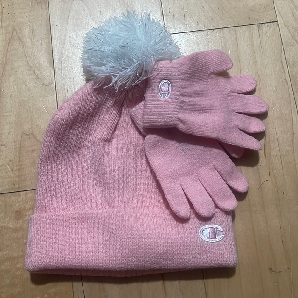 Champion Kid’s small glove and hat set- Light pink